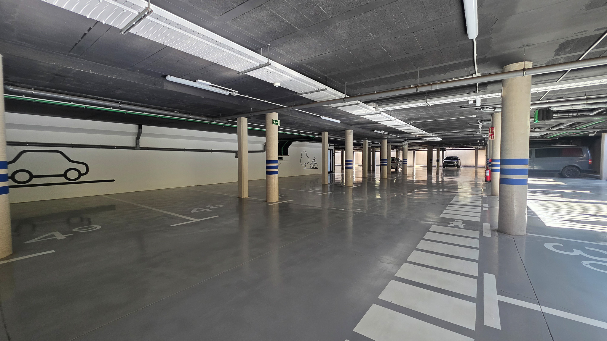 Esmeralda Resorts - Garage - 01